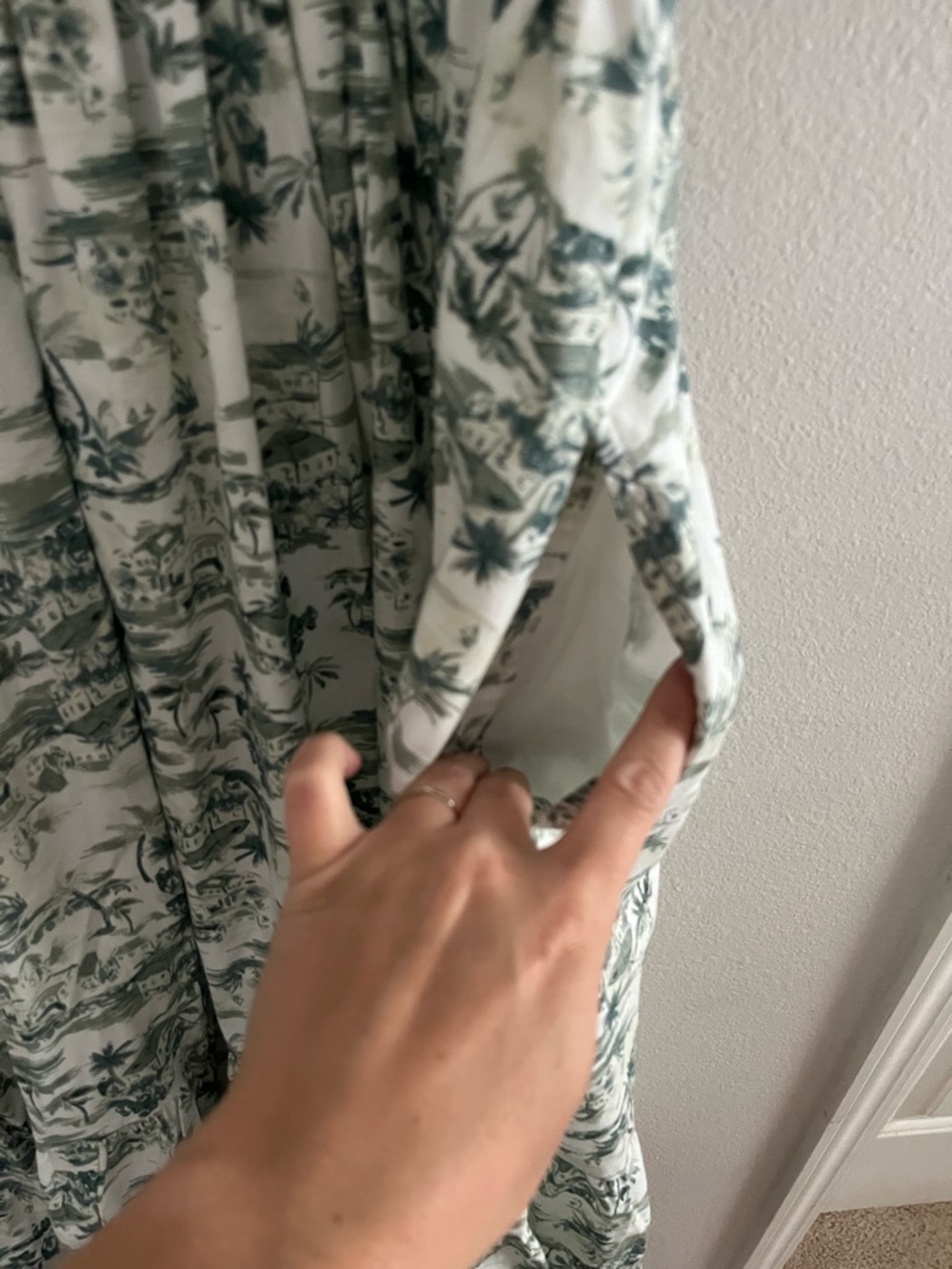 Abercrombie & Fitch Emerson Puff Sleeve Midi Dress with Green Toile Print - Picture 8 of 9